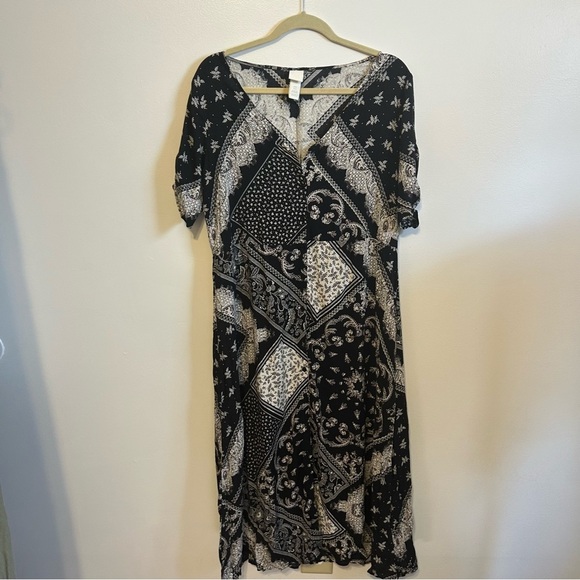 H&M • Button Down Patterned Dress - Picture 3 of 7